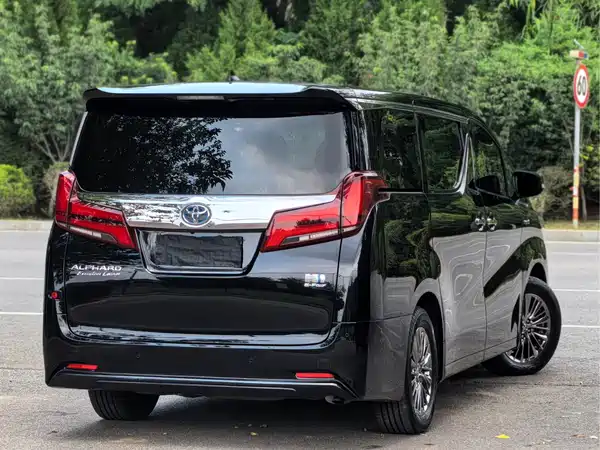 Toyota Alphard 2023