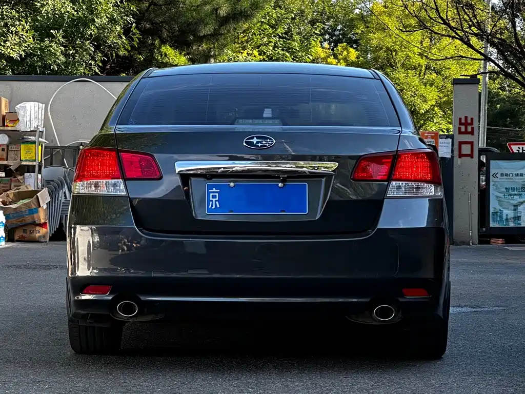 Subaru Legacy 2010 — фото 8