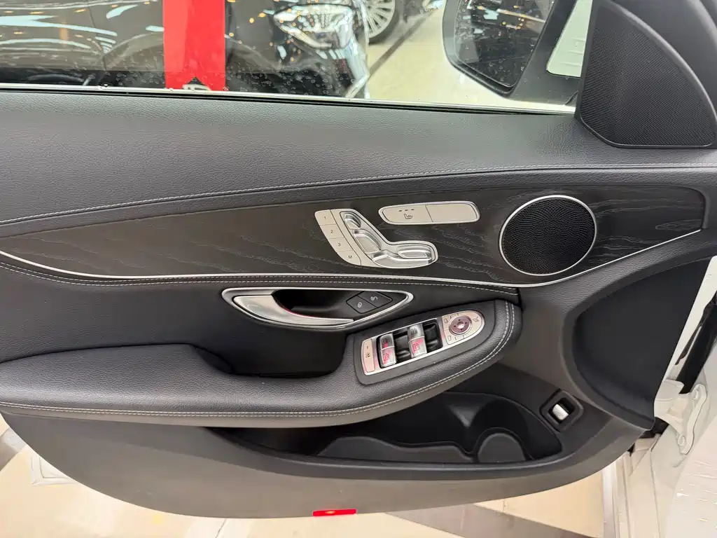 Mercedes-Benz C-Class 2020 — фото 4