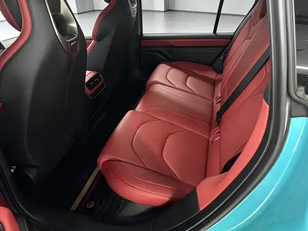 Xiaomi SU7 2025