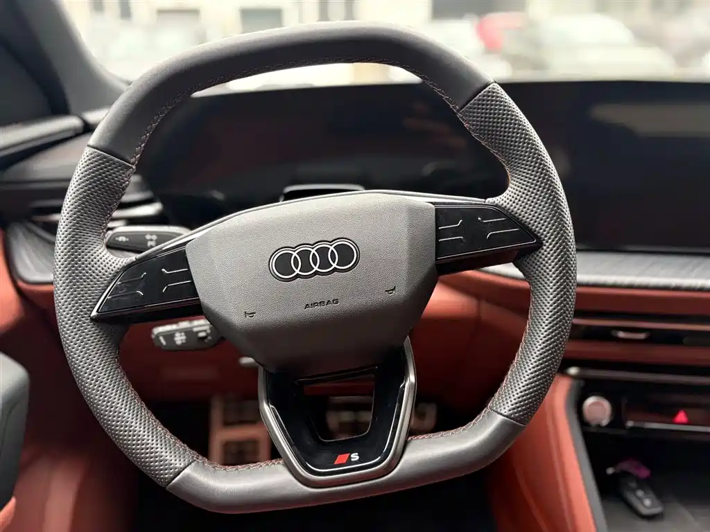 Audi Q5L 2025 — фото 17