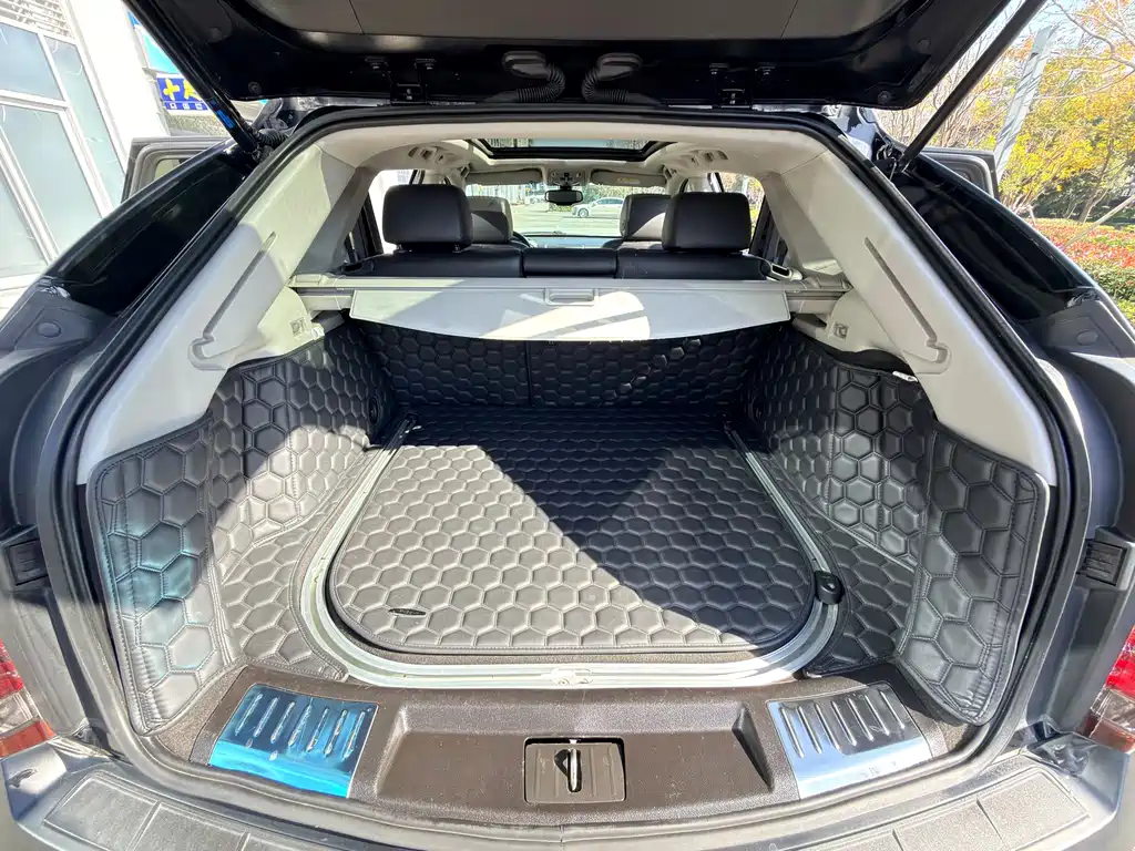 Cadillac SRX 2016 — фото 13