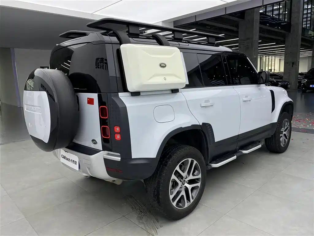 Land Rover Defender 2023 — фото 4