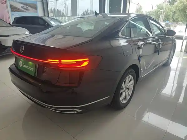 Volkswagen Passat Plug-In Hybrid 2025