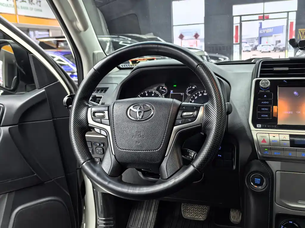 Toyota Prado 2018 — фото 18
