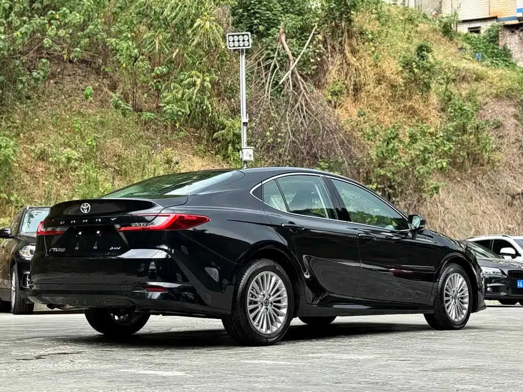 Toyota Camry 2026 — фото 11