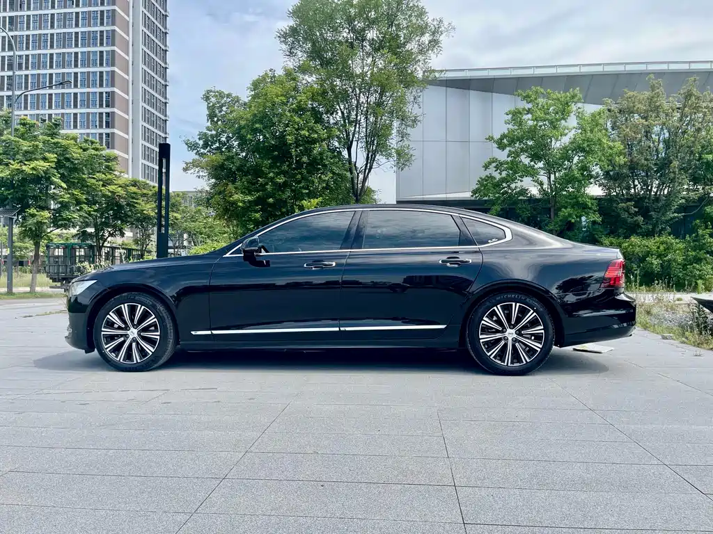 Volvo S90 2022 — фото 23