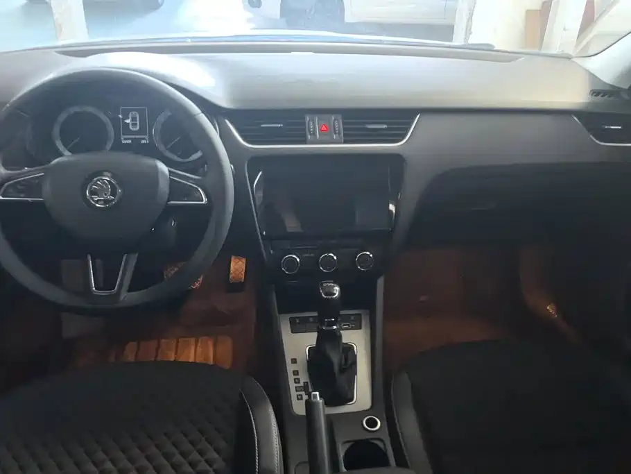 Skoda Octavia 2019 — фото 12