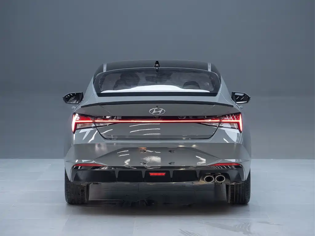 Hyundai Elantra 2023 — фото 11