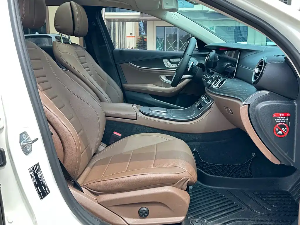 Mercedes-Benz E-Class 2020 — фото 13