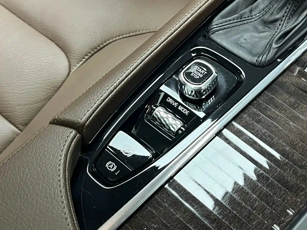 Volvo S90 2018 — фото 18