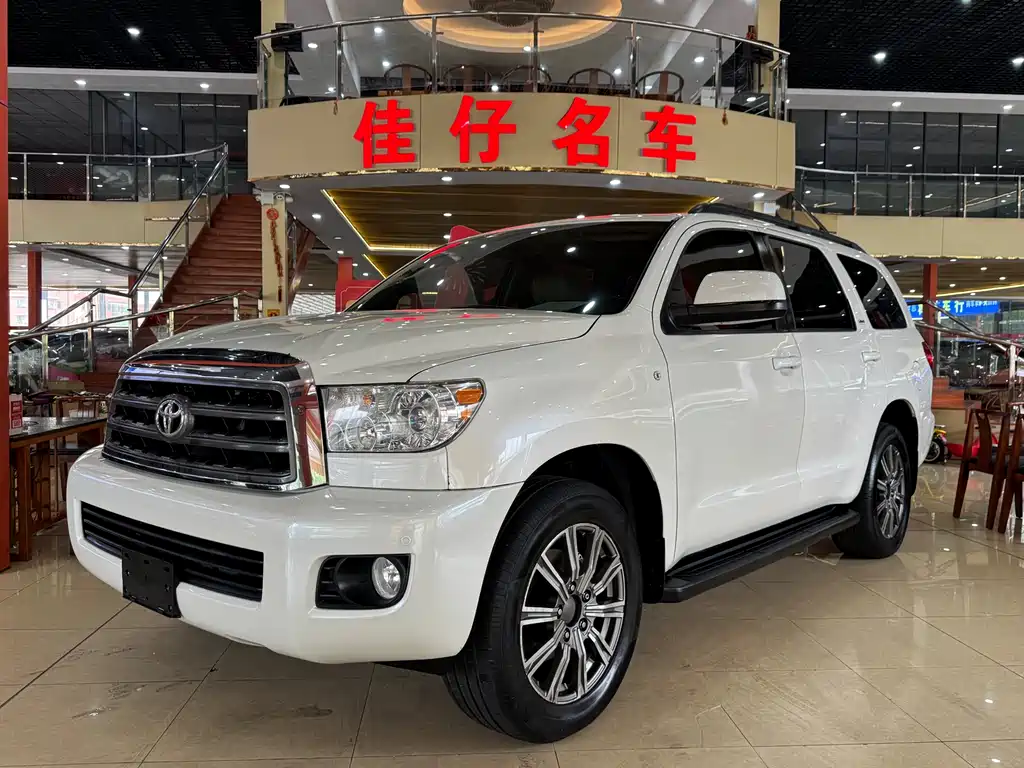 Toyota Sequoia 2016 — фото 1