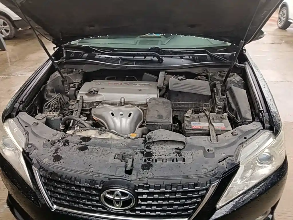 Toyota Camry 2014 — фото 20