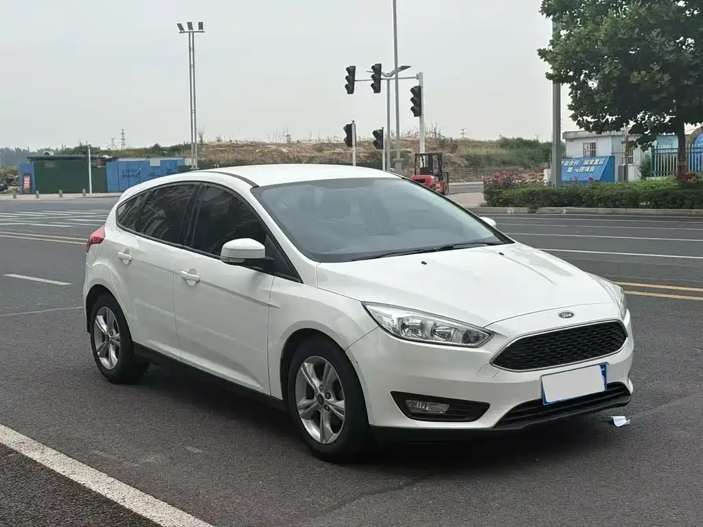 Ford Focus 2016 — фото 1