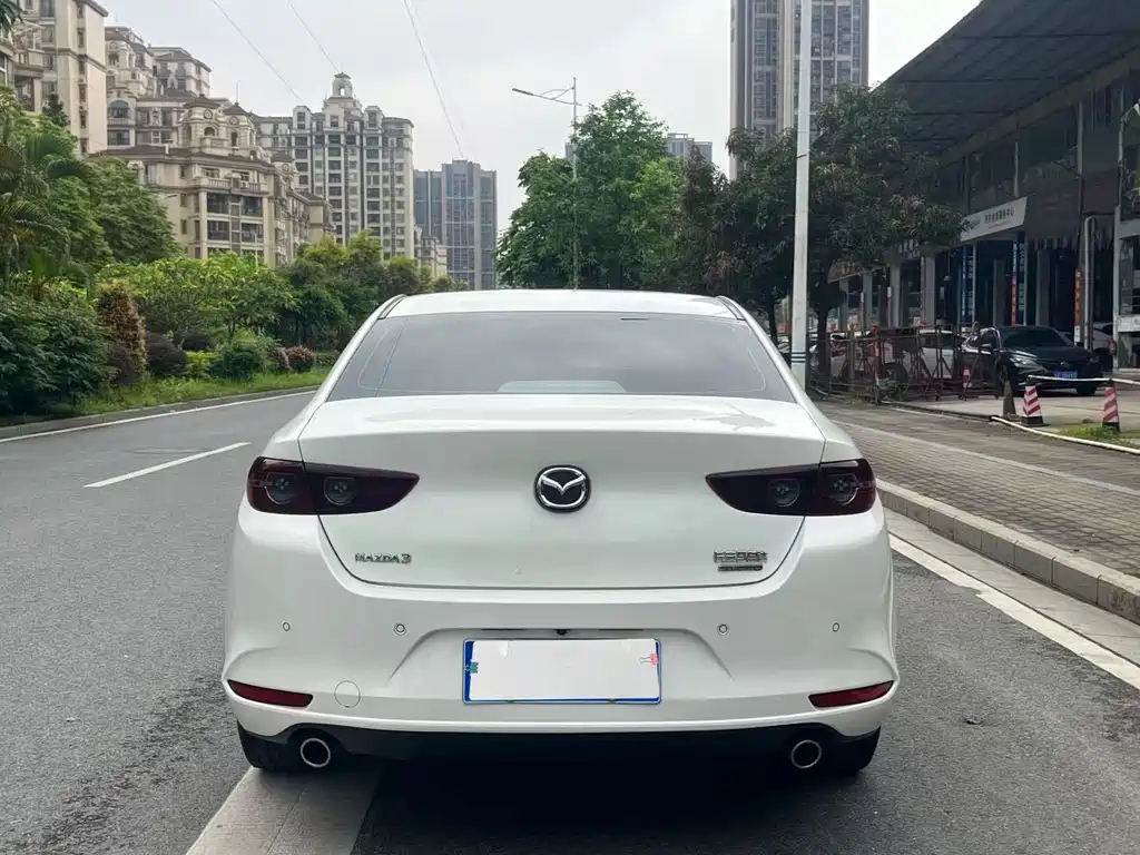Mazda 3 Axela 2022