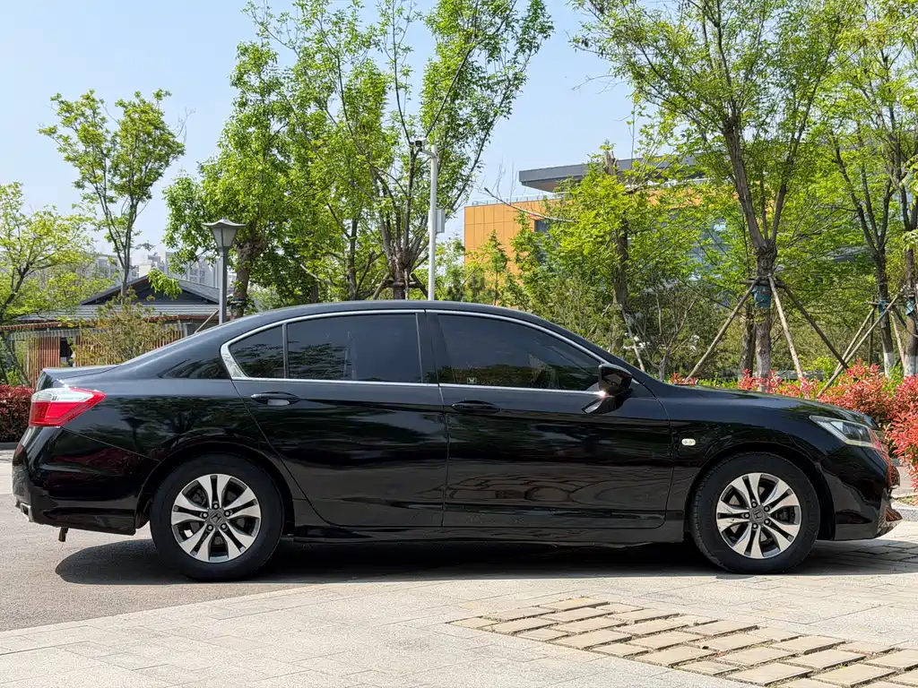 Honda Accord 2015 — фото 14