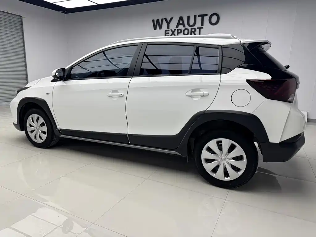 Toyota Yaris L 2022