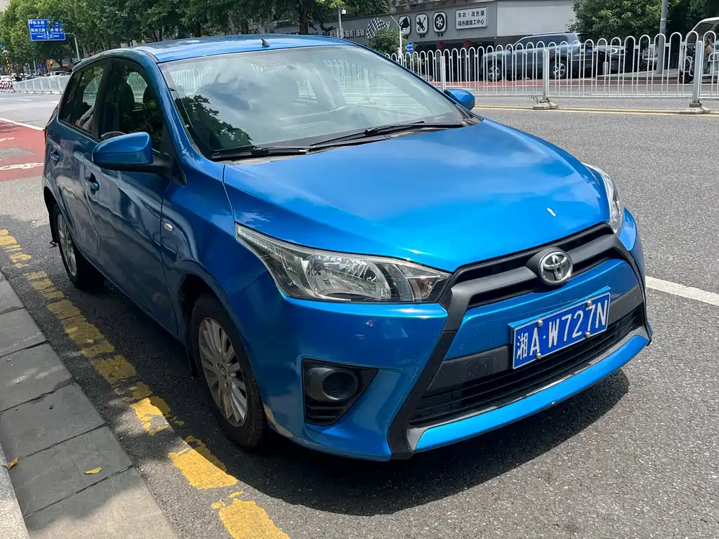 Toyota Yaris L 2014