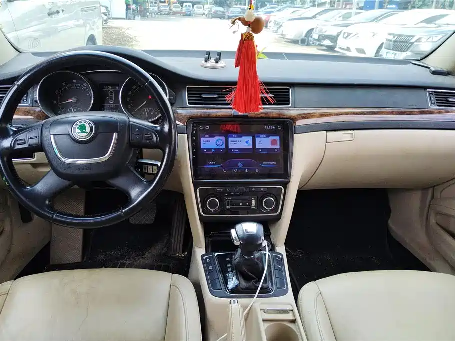 Skoda Superb 2013 — фото 12
