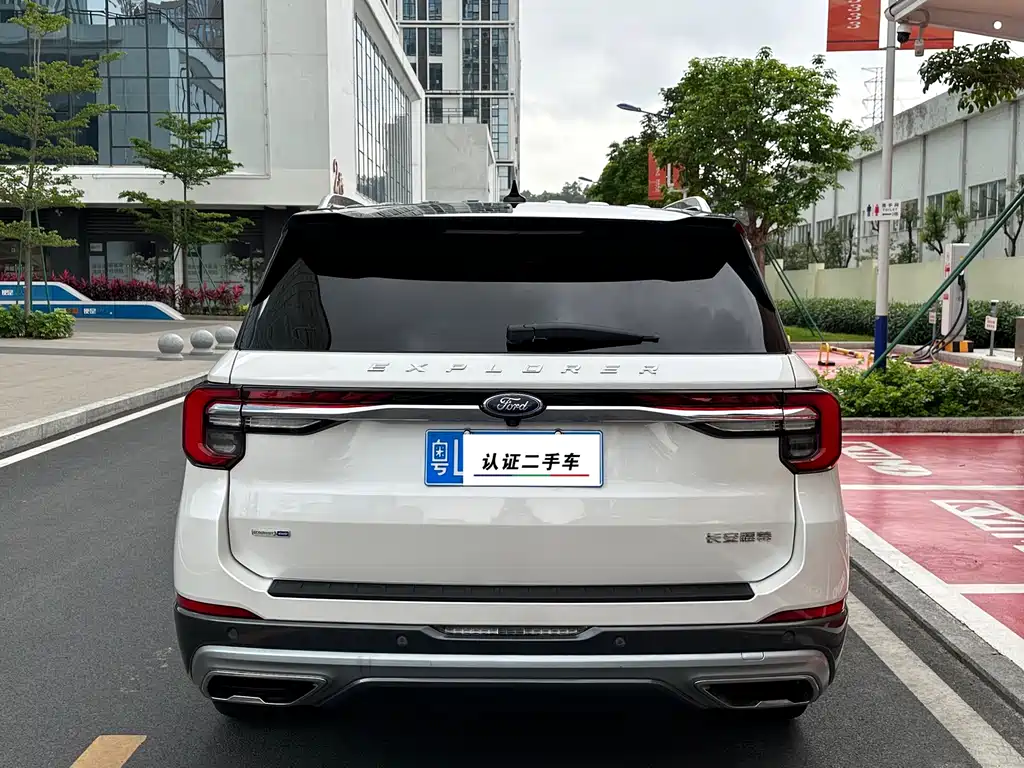 Ford Explorer 2023 — фото 3