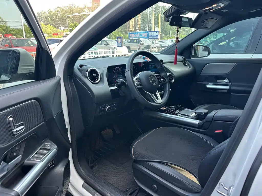 Mercedes-Benz GLA 2021