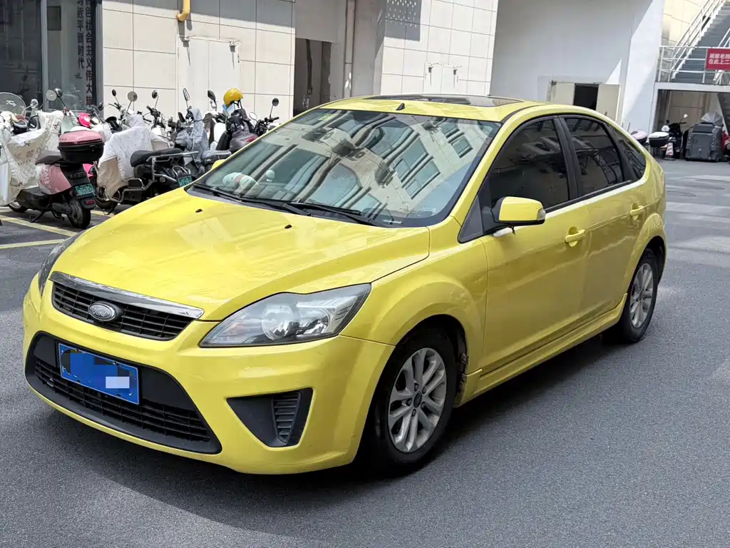 Ford Focus 2013 — фото 1