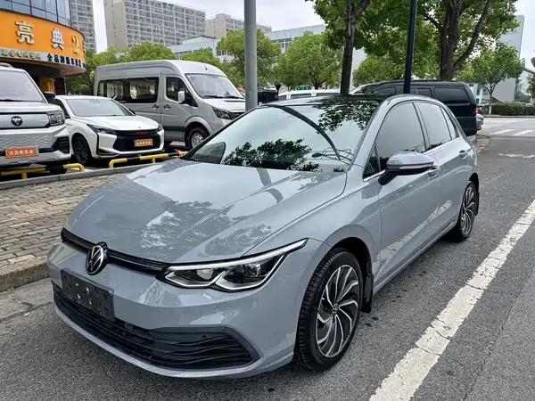 Volkswagen Golf 2021
