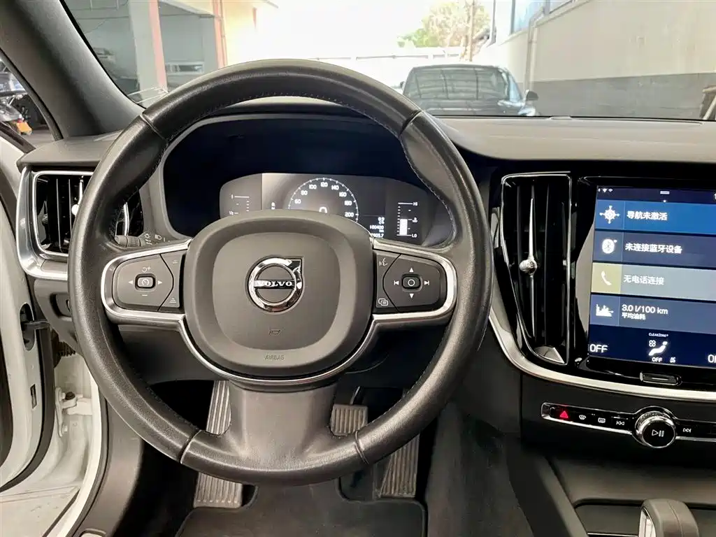 Volvo S60 2022 — фото 12