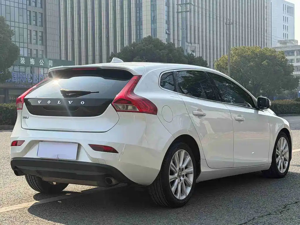Volvo V40 2015 — фото 6