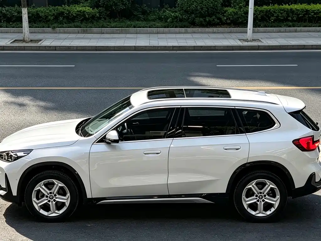 BMW X1 2022 — фото 4