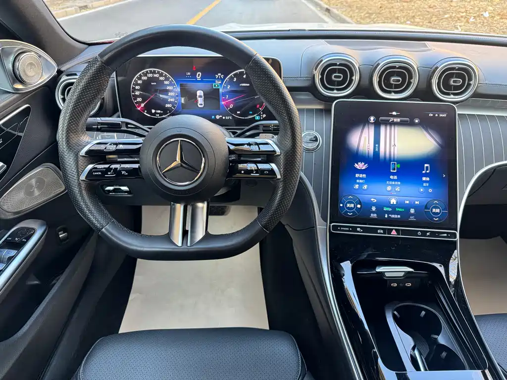 Mercedes-Benz C-Class 2023 — фото 7