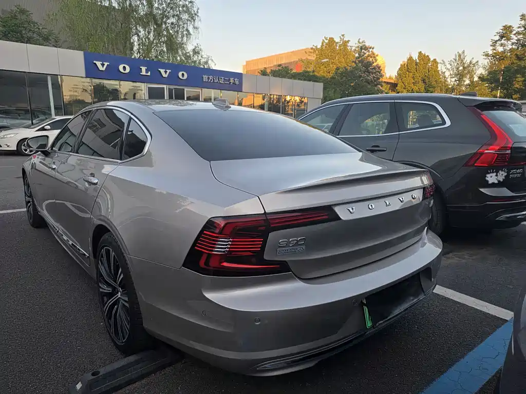 Volvo S90 PHEV 2023 — фото 5