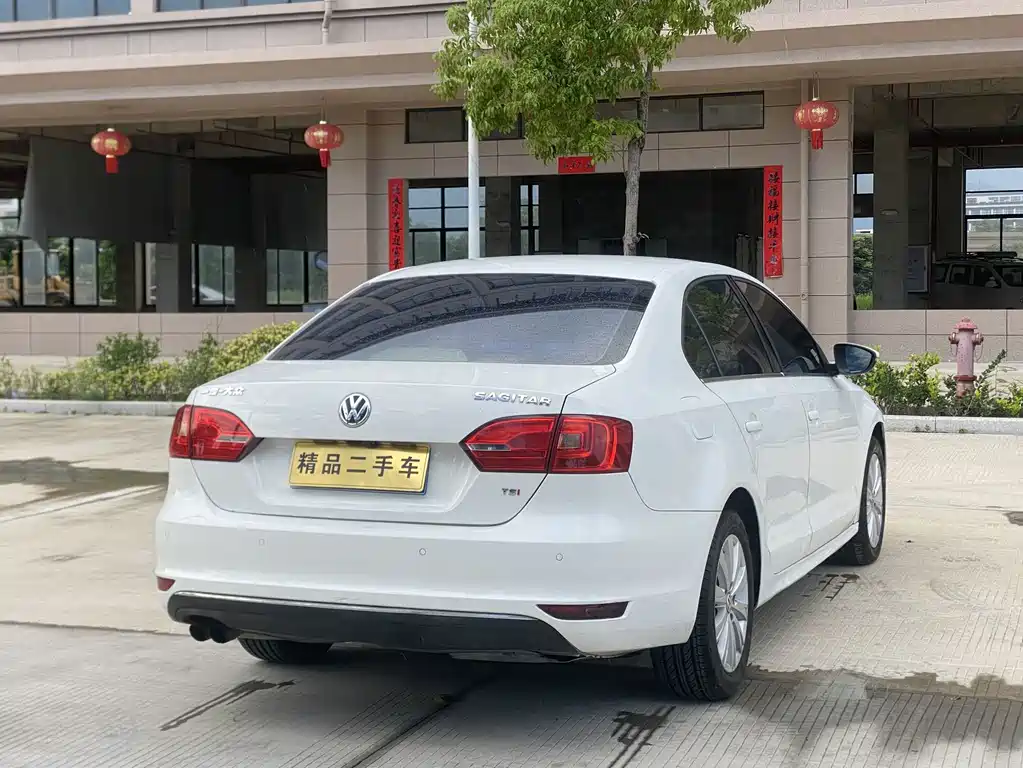 Volkswagen Sagitar 2014