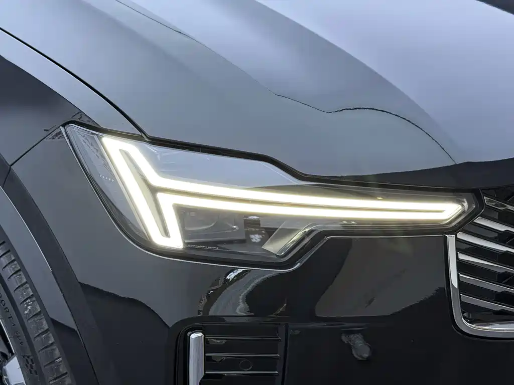 Volvo XC90 Plug-In Hybrid 2025 — фото 8
