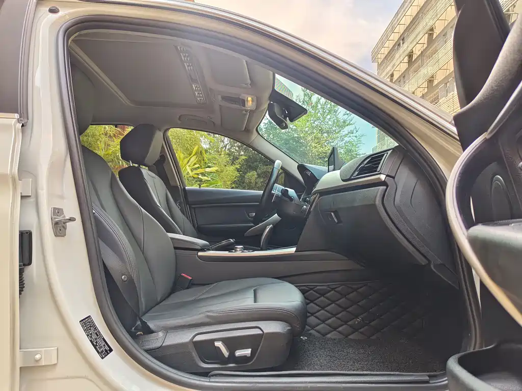 BMW 3 Series 2015 — фото 10