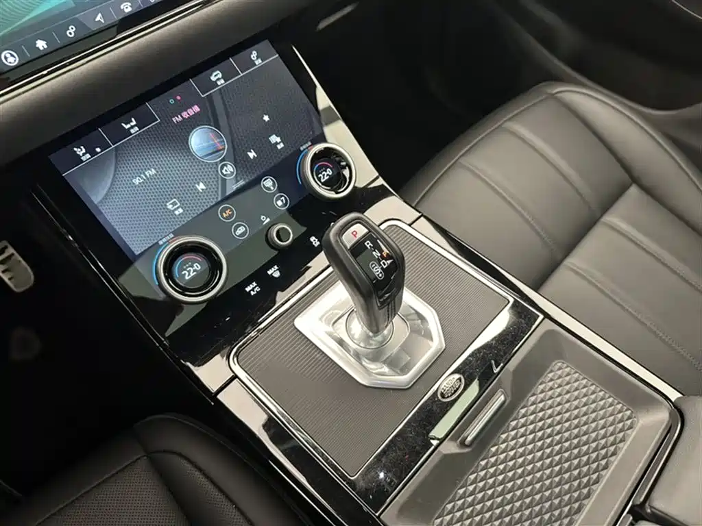 Land Rover Evoque 2020 — фото 6