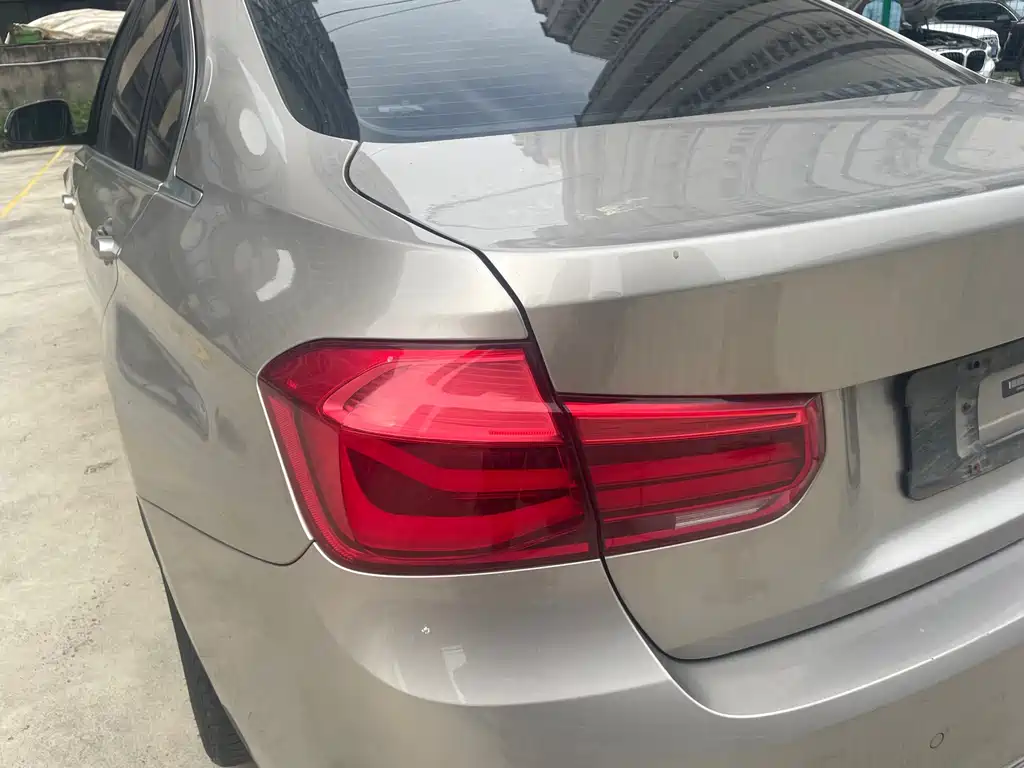 BMW 3 Series 2017 — фото 10