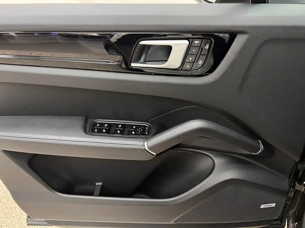 Porsche Cayenne 2020 — фото 18