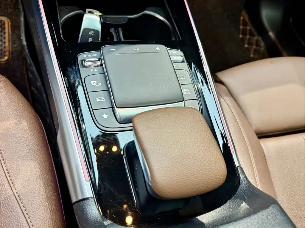 Mercedes-Benz GLB 2020 — фото 17