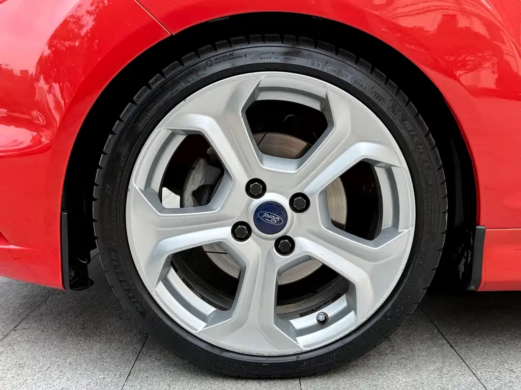 Ford Fiesta 2013 — фото 11