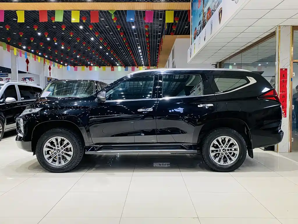 Mitsubishi Pajero Sport 2020 — фото 2