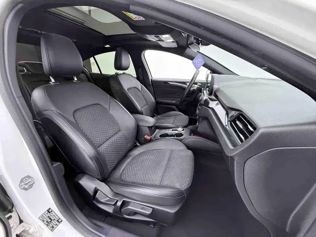 Ford Focus 2020 — фото 20