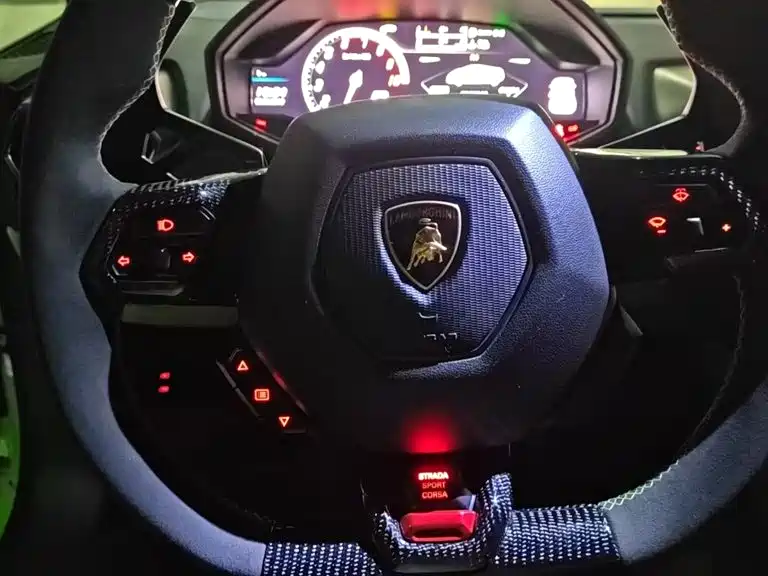 Lamborghini Huracan 2015 — фото 10
