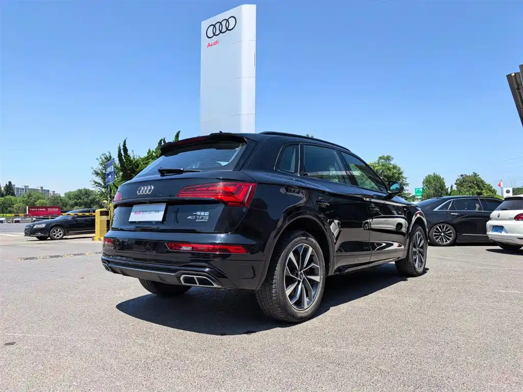 Audi Q5L 2024 — фото 7