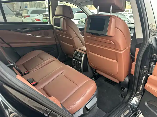 BMW 5 Series GT 2011