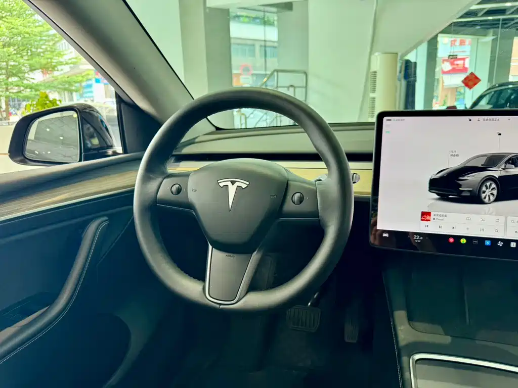 Tesla Model Y 2023 — фото 11
