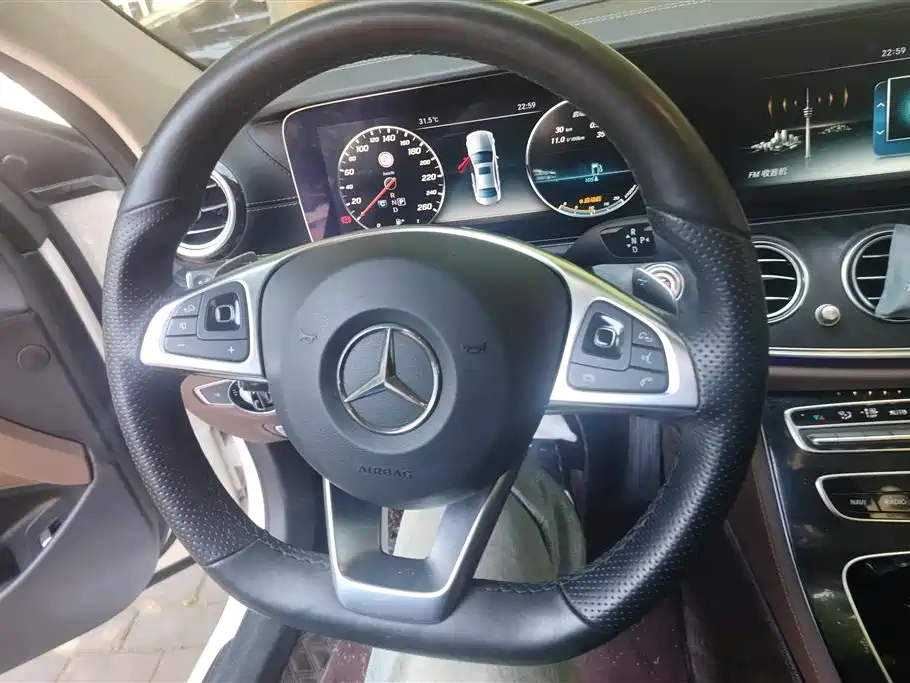 Mercedes-Benz E-Class 2017 — фото 15
