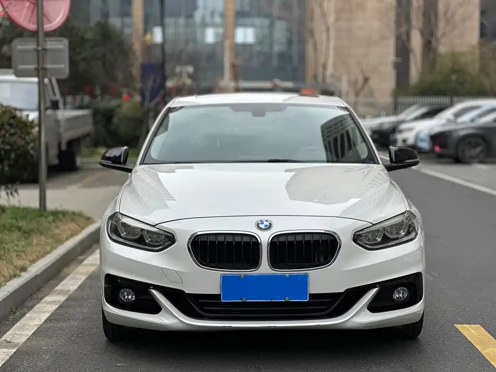 BMW 1 Series 2018 — фото 2