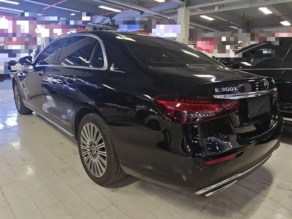 Mercedes-Benz E-Class 2022