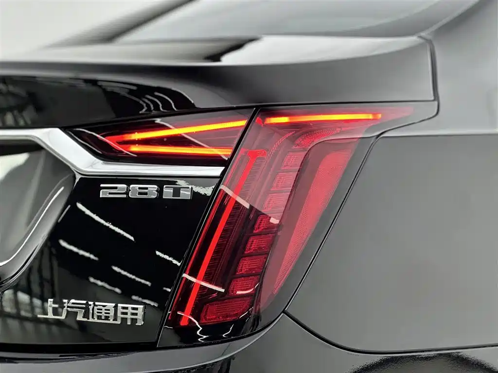 Cadillac CT6 2022 — фото 15